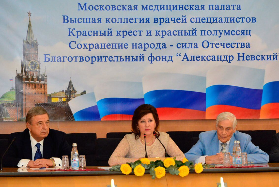 Гнида лезет в медицину после пыток над внуком